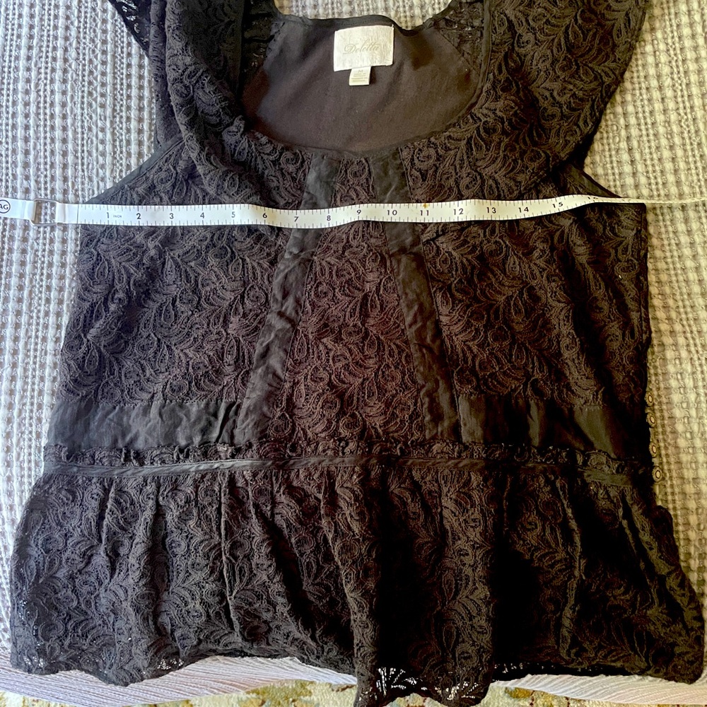 Black lace Deletta cap sleeve top
